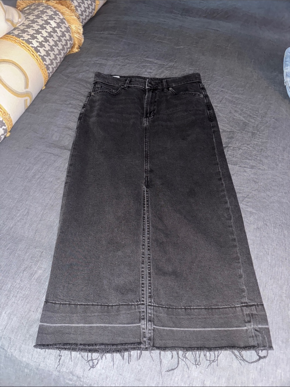 GAP Black Denim Skirt with Center Seam in Tall Length